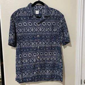 H&M Lightweight button down shirt